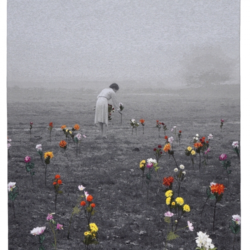 looking for daisies | gobelin en handgeborduurd; 125x83cm; 2020