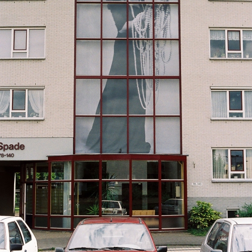 Young lady with a pearl necklace | 800cm x 400cm; print on mess pvc; Apeldoorn 2005